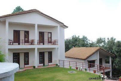 Clarks Inn Binsar Exteriér fotografie